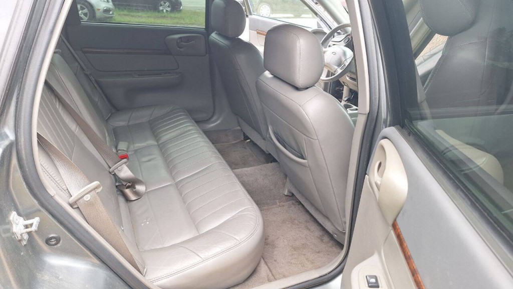 2005 Chevrolet Impala Image 13