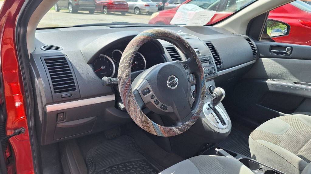 2011 Nissan Sentra Image 11