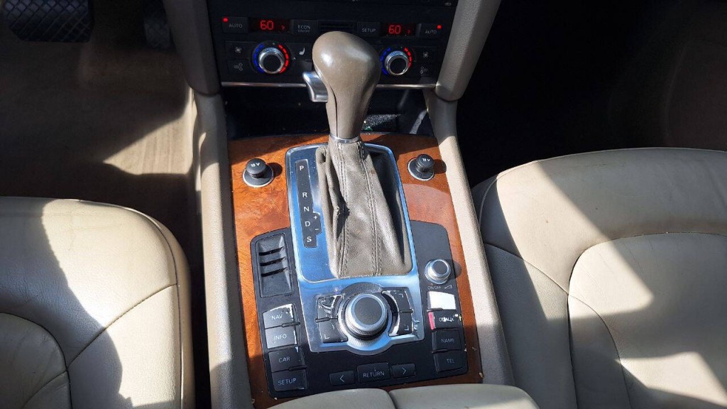 2009 Audi Q7 Image 11