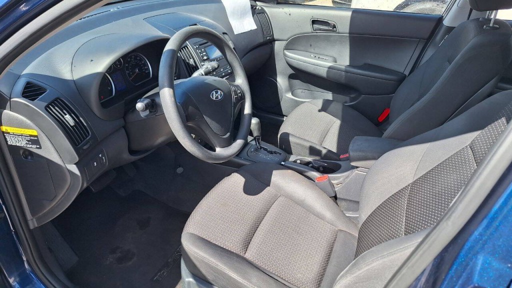 2012 Hyundai Elantra Image 8