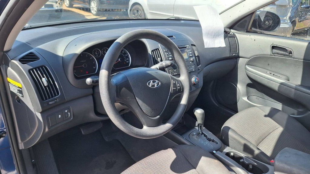 2012 Hyundai Elantra Image 9