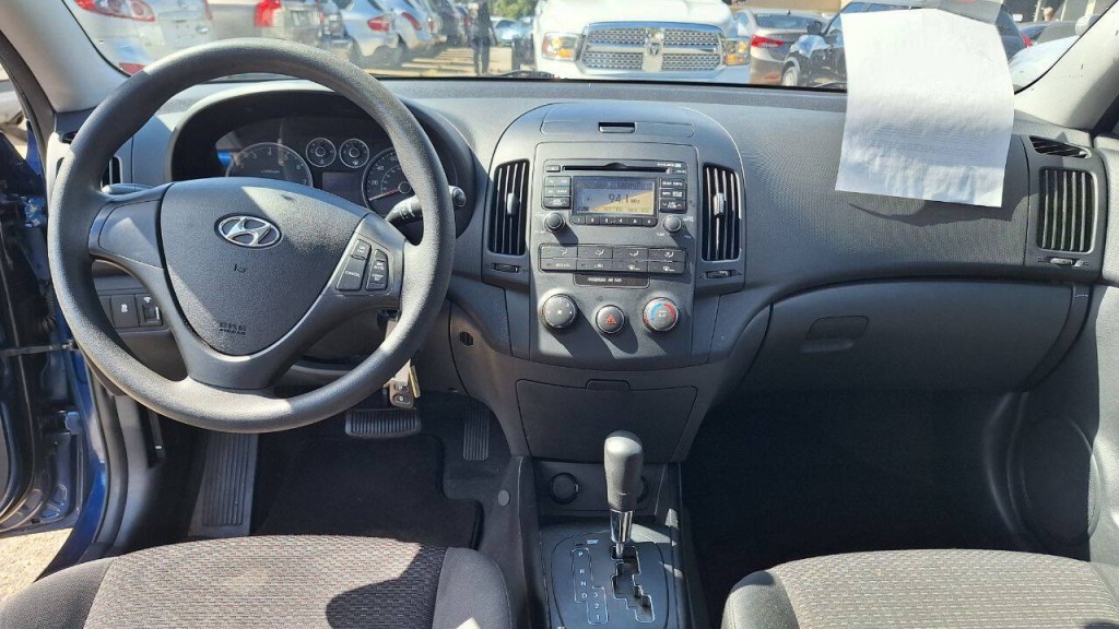 2012 Hyundai Elantra Image 10