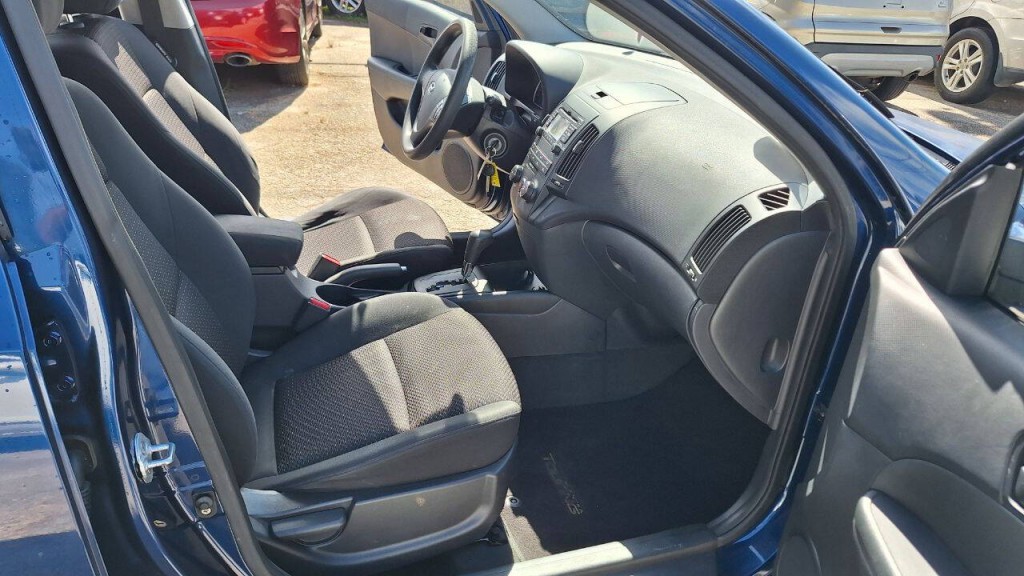 2012 Hyundai Elantra Image 13