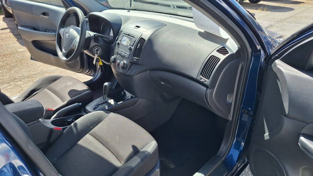 2012 Hyundai Elantra Image 14