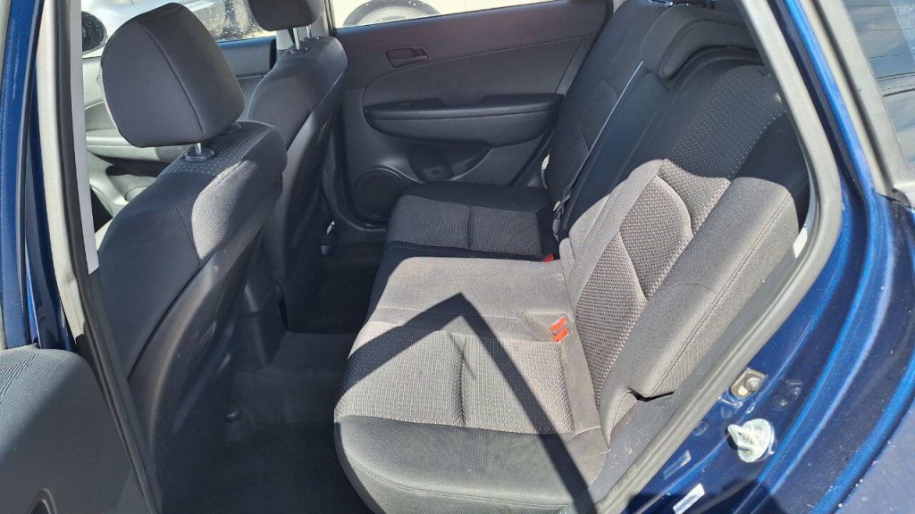 2012 Hyundai Elantra Image 18