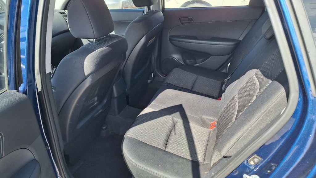 2012 Hyundai Elantra Image 19