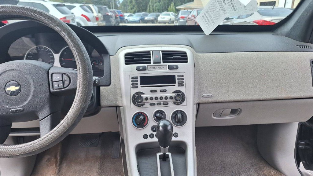 2005 Chevrolet Equinox Image 12