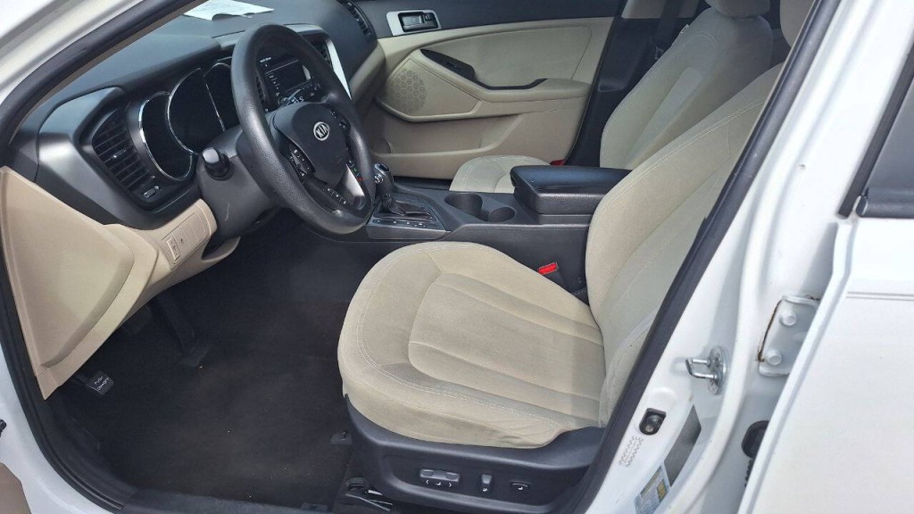 2011 Kia Optima Image 8