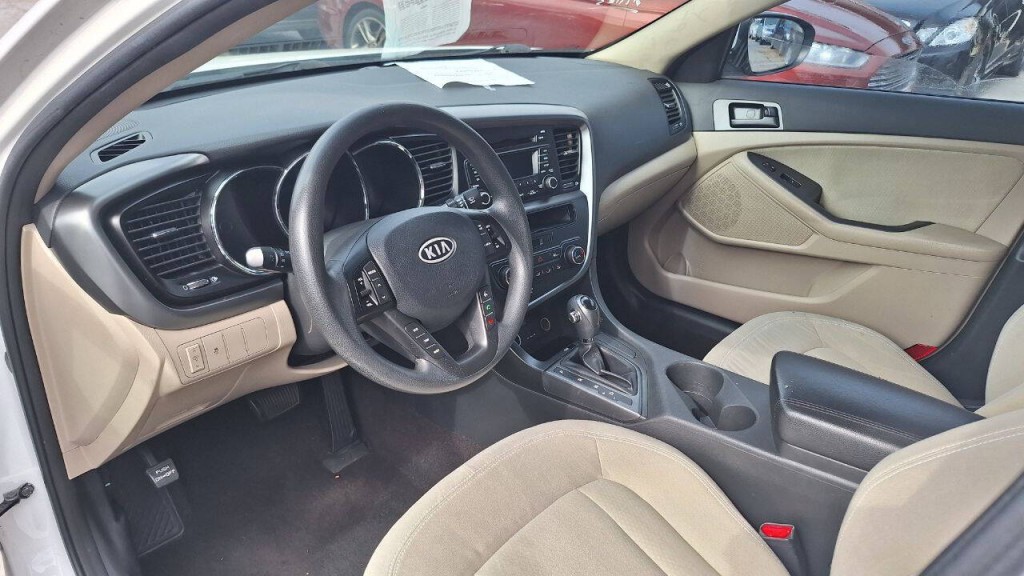 2011 Kia Optima Image 10