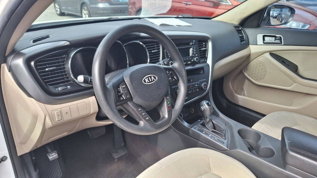 2011 Kia Optima Image 11