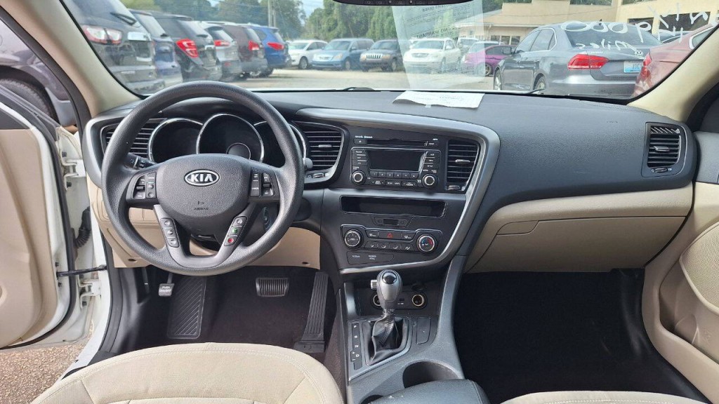 2011 Kia Optima Image 12