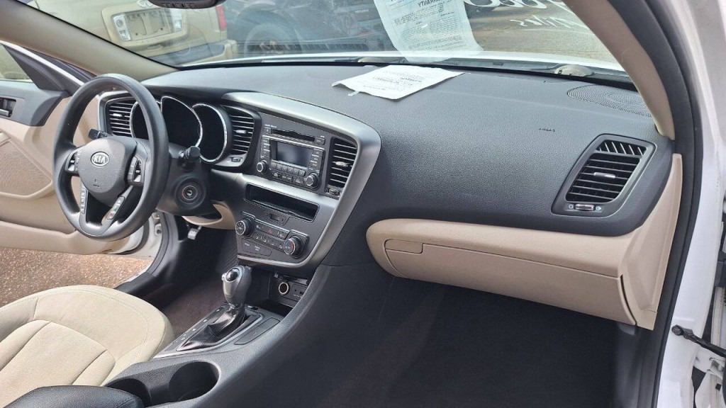 2011 Kia Optima Image 17