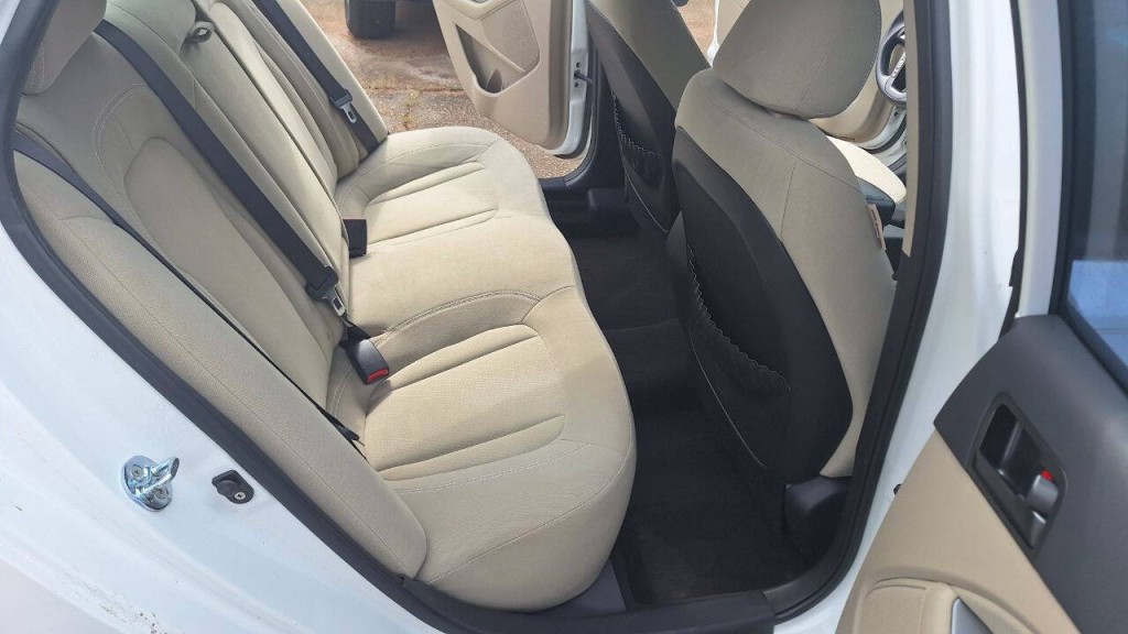 2011 Kia Optima Image 18