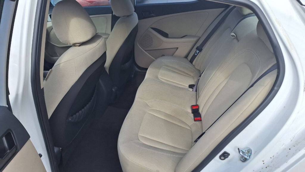 2011 Kia Optima Image 20