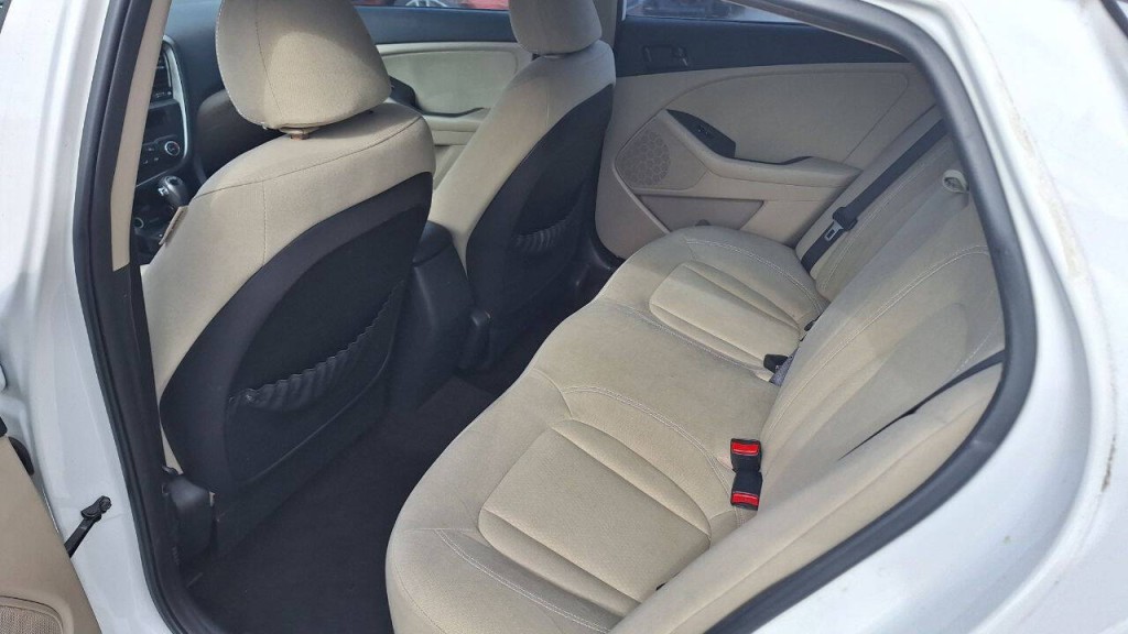 2011 Kia Optima Image 21