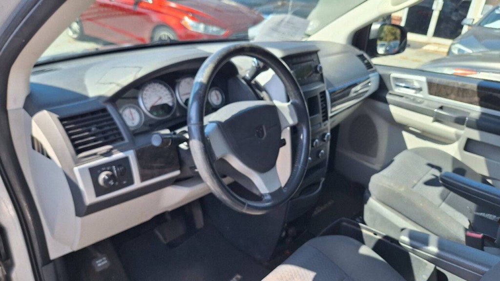 2010 Dodge Grand Caravan Image 9