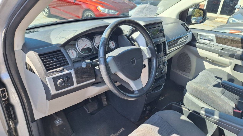 2010 Dodge Grand Caravan Image 10