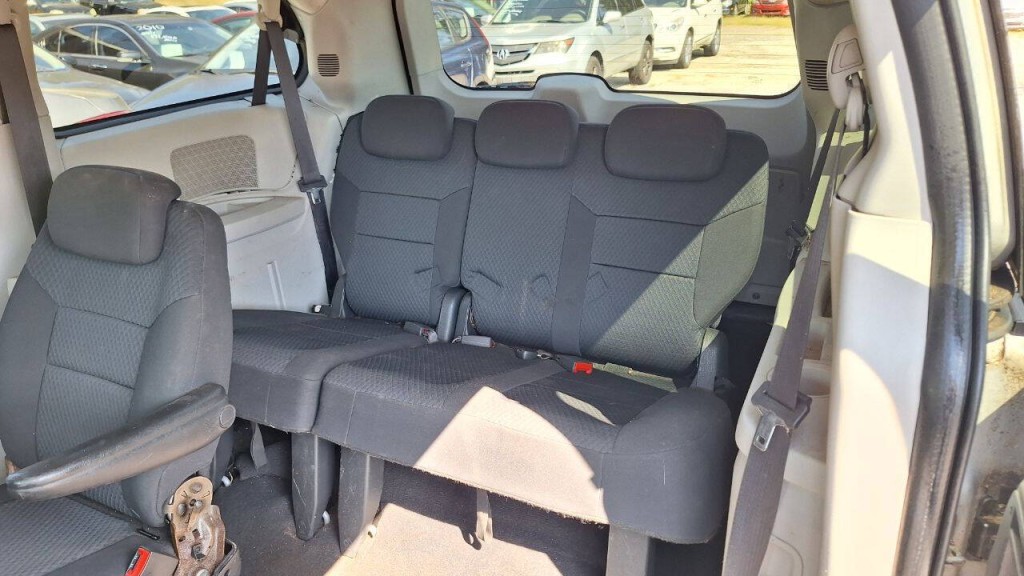 2010 Dodge Grand Caravan Image 15