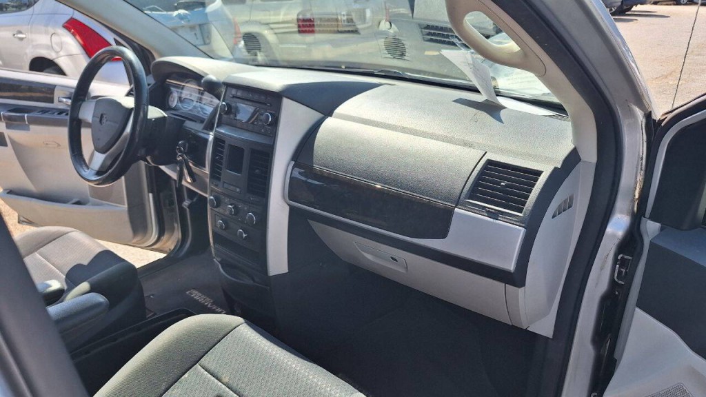 2010 Dodge Grand Caravan Image 17