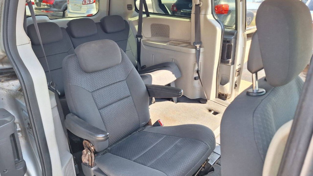 2010 Dodge Grand Caravan Image 21