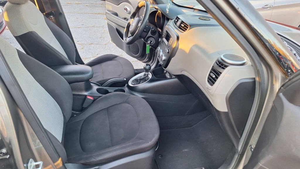 2015 Kia Soul Image 16