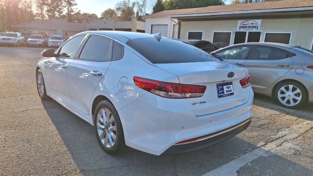 2018 Kia Optima Image 4