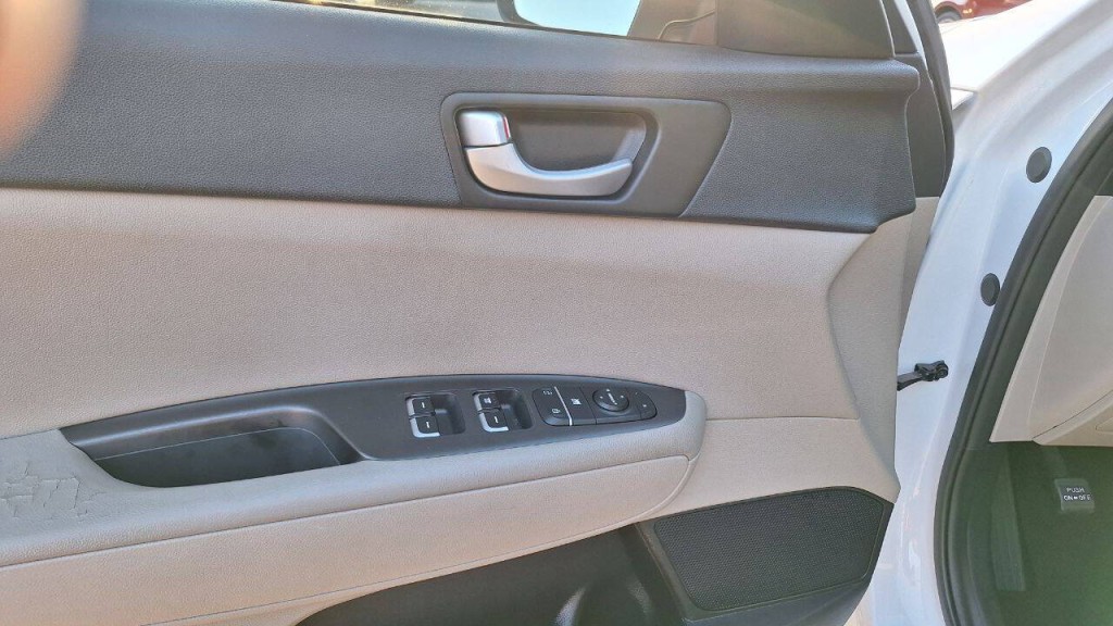 2018 Kia Optima Image 7