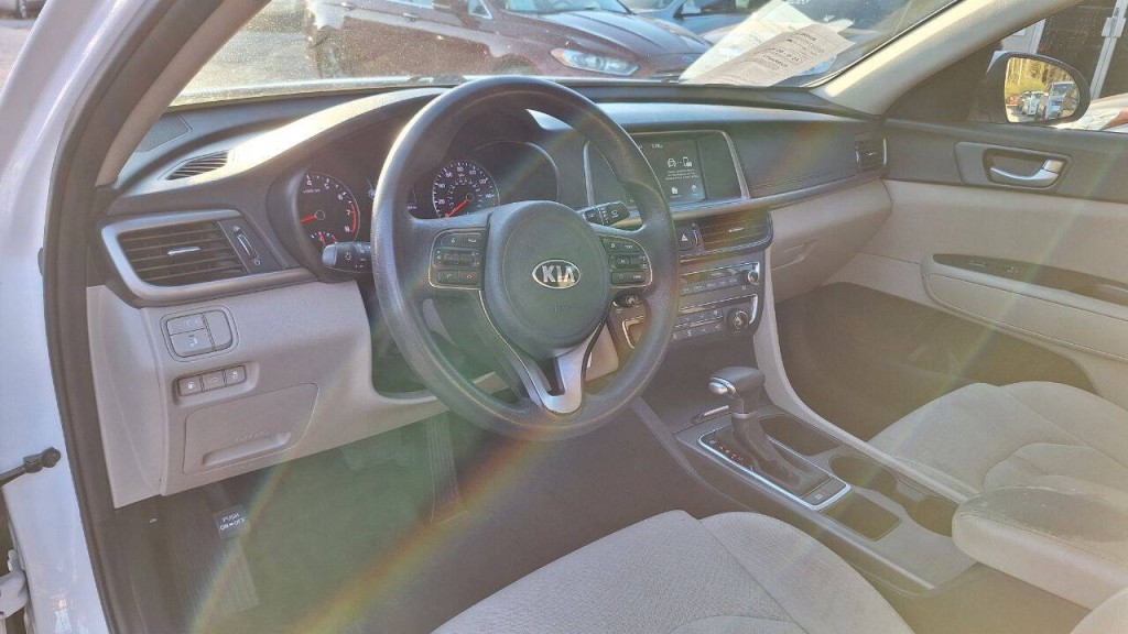 2018 Kia Optima Image 9