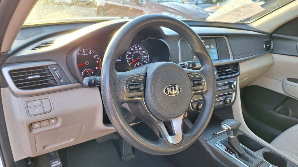 2018 Kia Optima Image 10