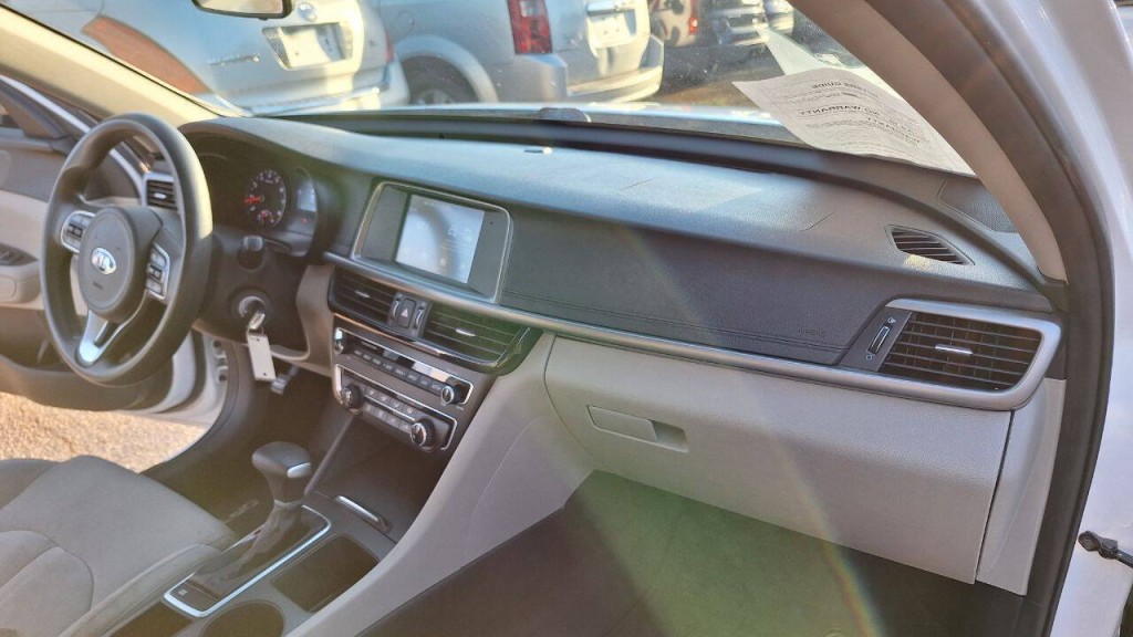 2018 Kia Optima Image 16