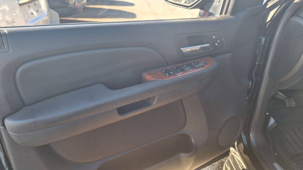 2007 GMC Yukon Image 9