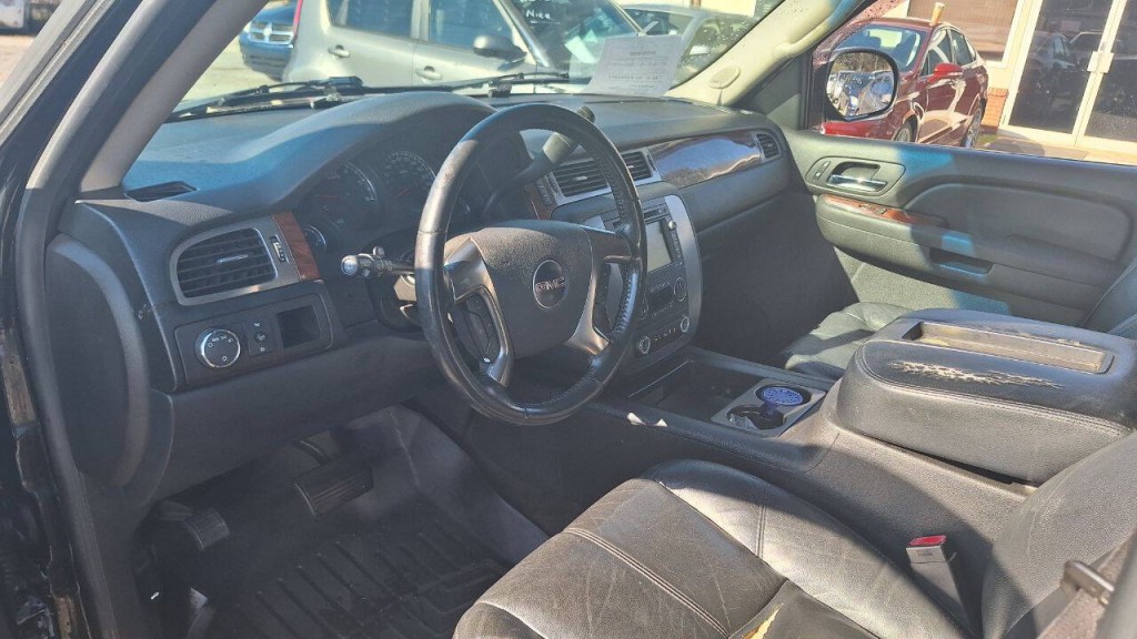 2007 GMC Yukon Image 12
