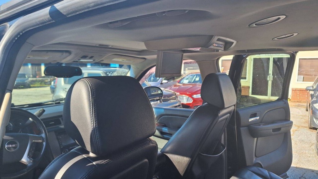 2007 GMC Yukon Image 24