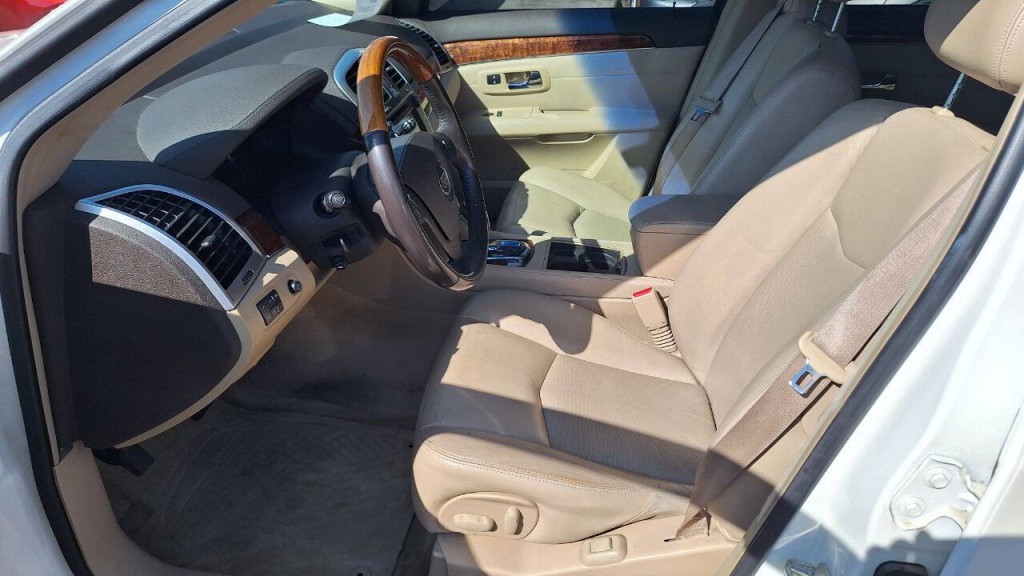2007 Cadillac SRX Image 7