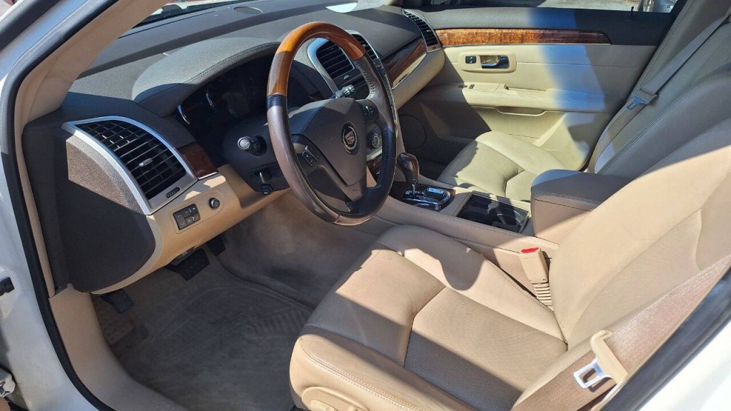 2007 Cadillac SRX Image 8