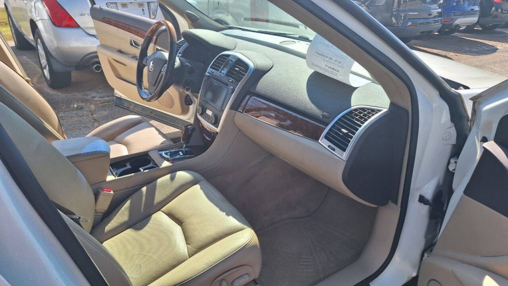 2007 Cadillac SRX Image 14
