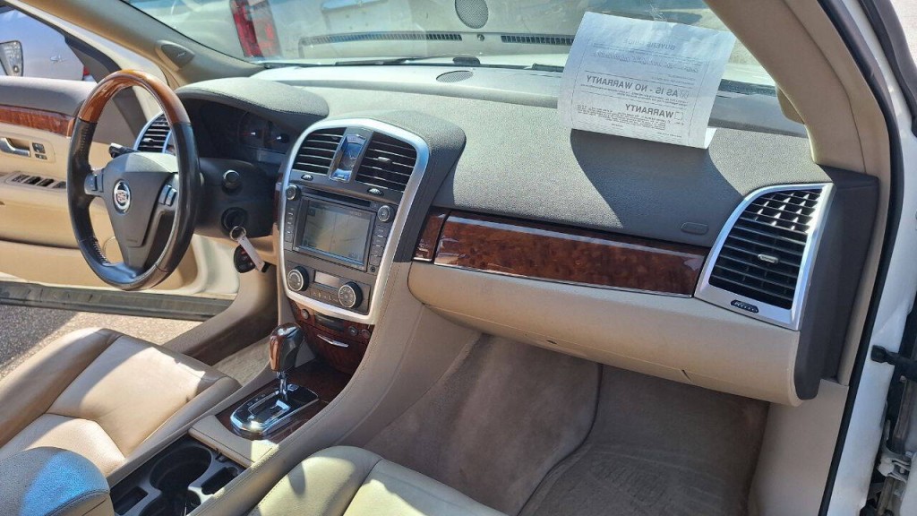 2007 Cadillac SRX Image 16