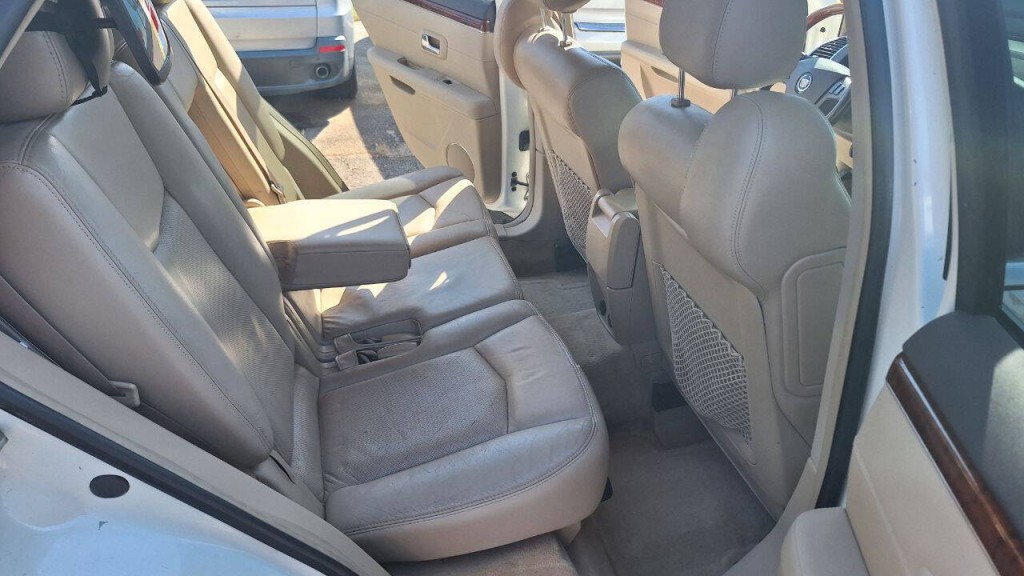 2007 Cadillac SRX Image 18