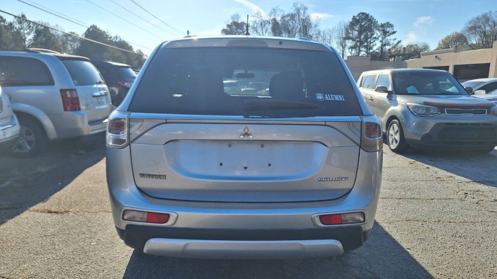 2015 Mitsubishi Outlander Image 6