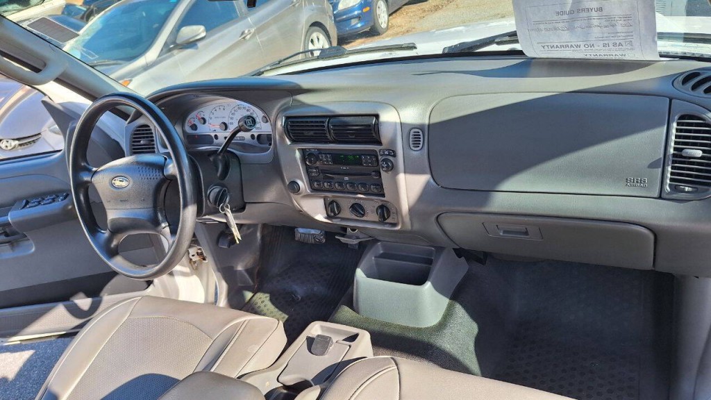 2005 Ford Explorer Image 16