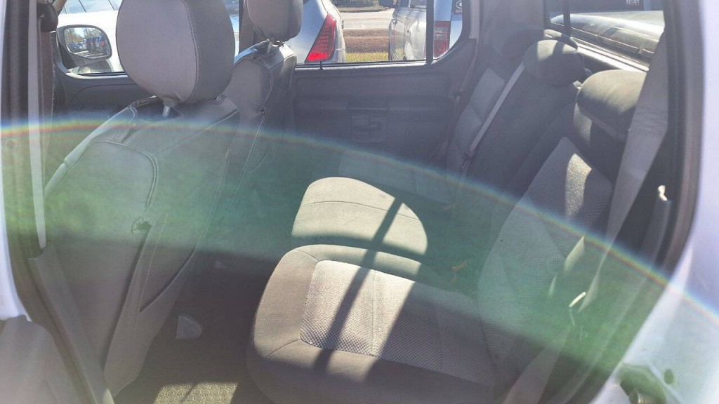 2005 Ford Explorer Image 19