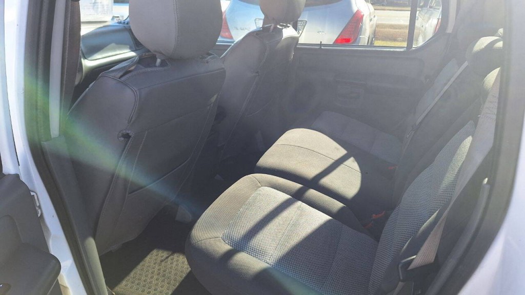 2005 Ford Explorer Image 20