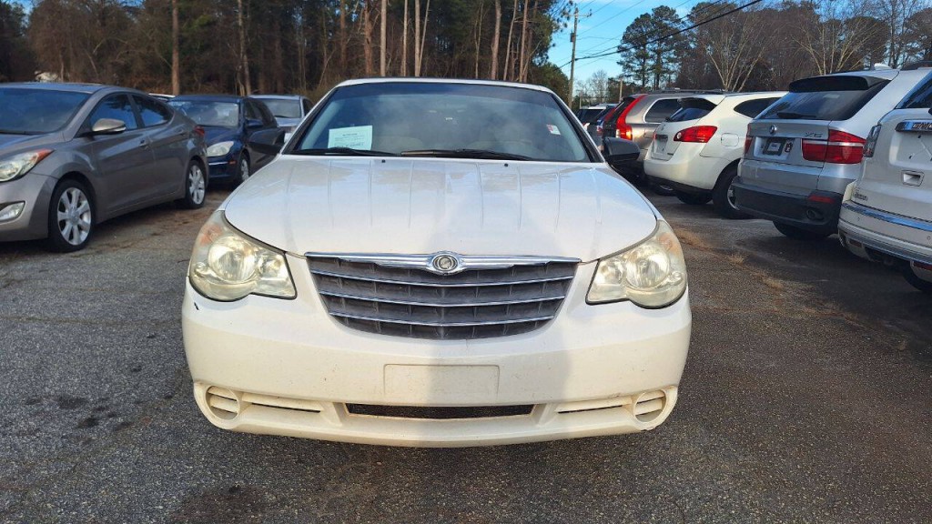 2008 Chrysler Sebring Image 2