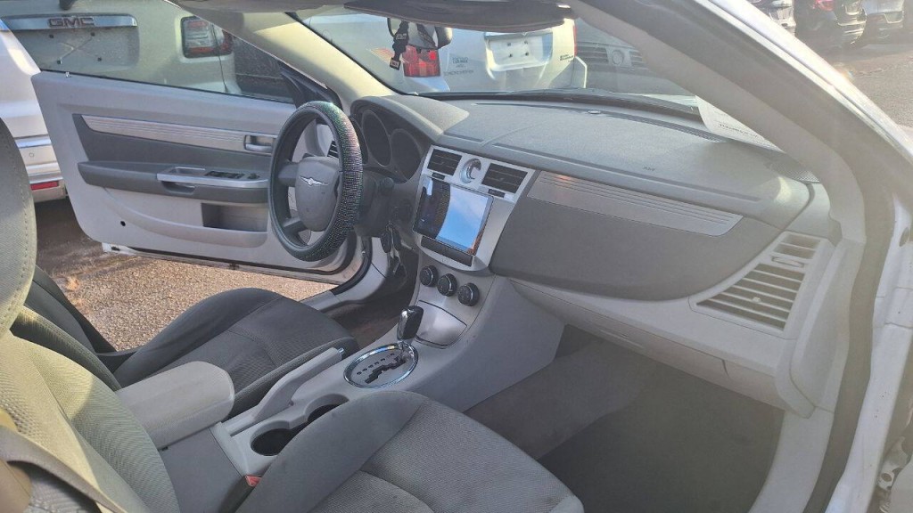 2008 Chrysler Sebring Image 18