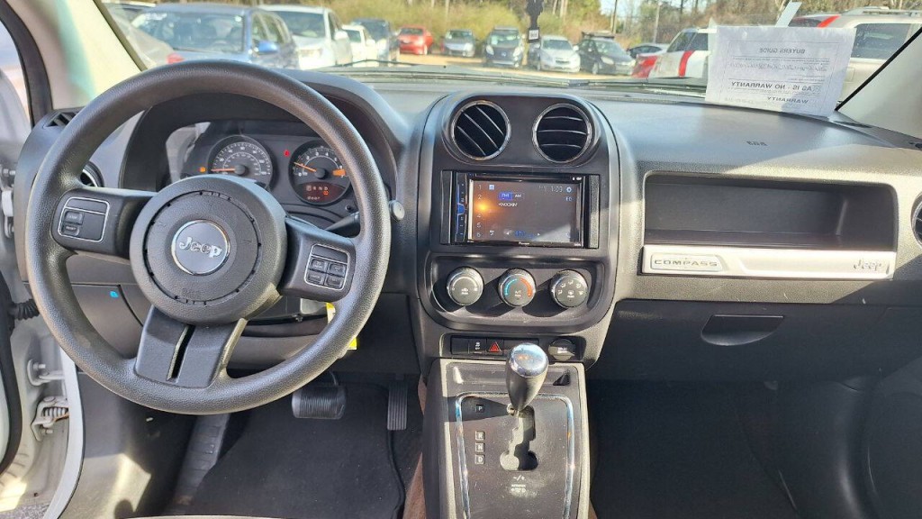 2014 Jeep Compass Image 11