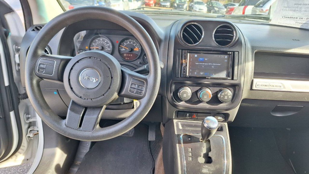 2014 Jeep Compass Image 12