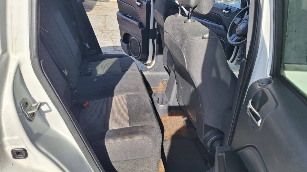 2014 Jeep Compass Image 18