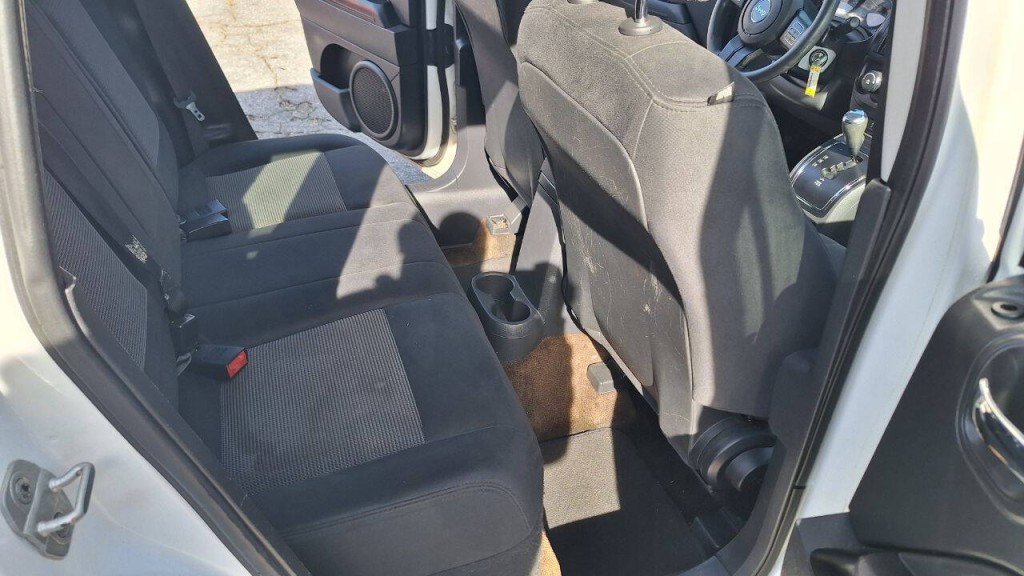 2014 Jeep Compass Image 19