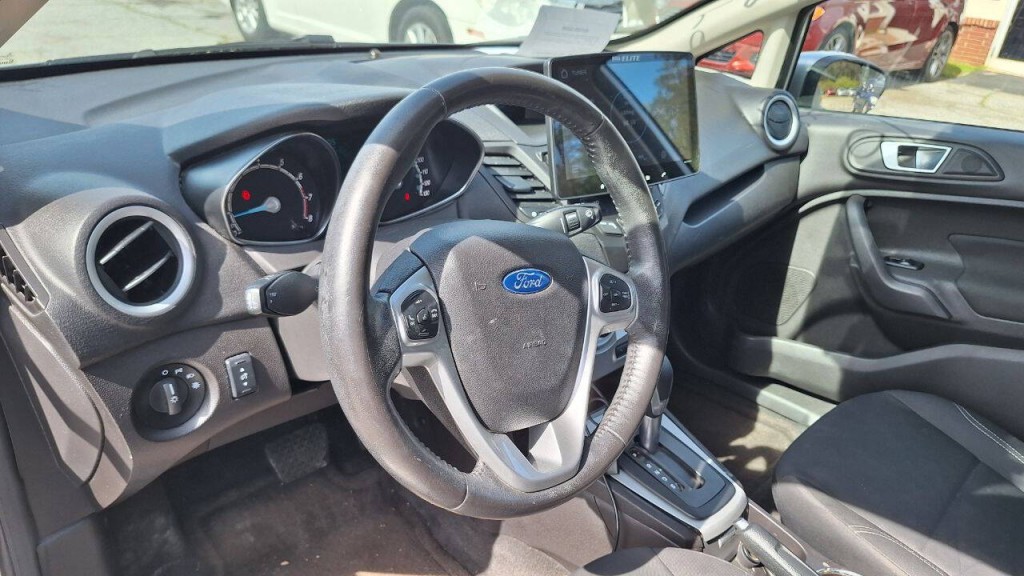 2016 Ford Fiesta Image 11