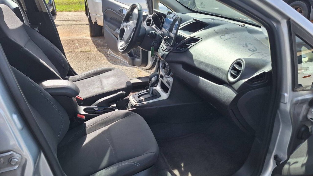 2016 Ford Fiesta Image 17